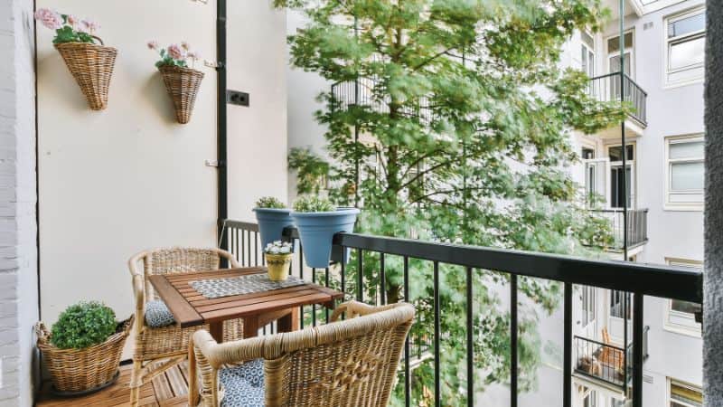 balcony