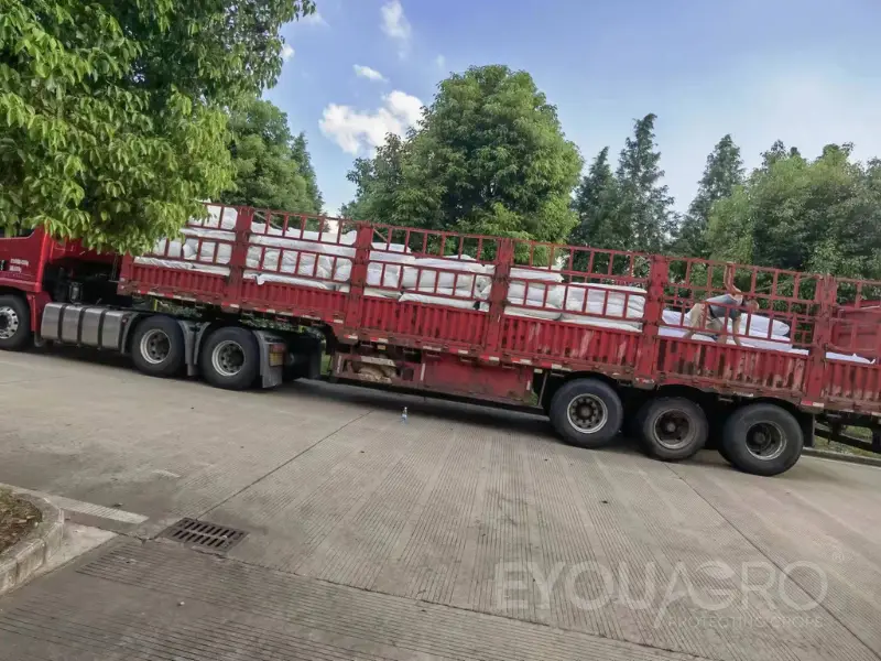 dvouvrstvá zatemňovací obrazovka pro loď